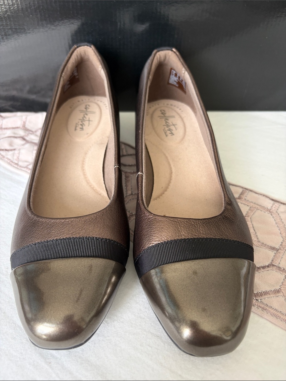 NWOT Clarks Women’s Metallic Brown Cap-Toe Leather Ballet Flats